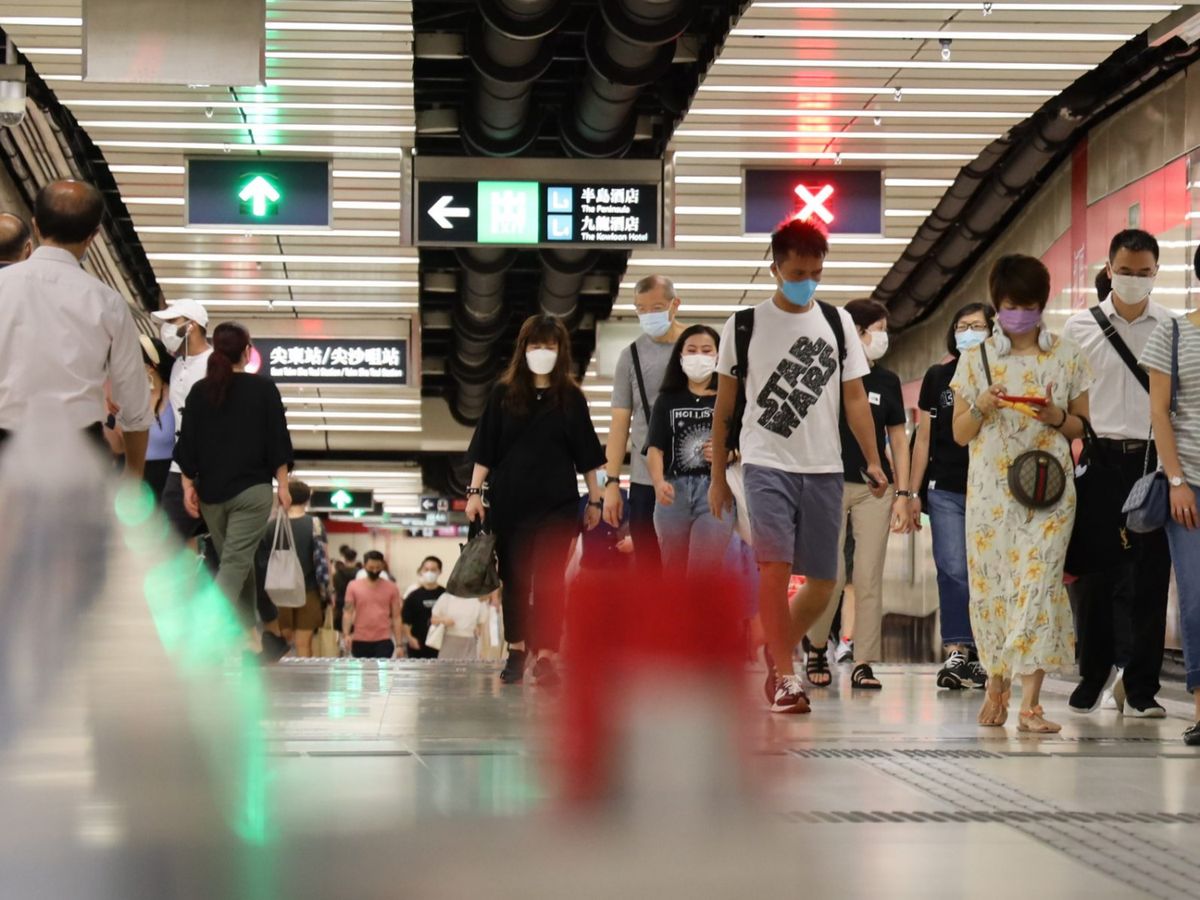 本港過去24小時新增62宗確診個案，1宗輸入個案，61宗本地個案（33宗與早前個案有關），其中28宗源頭不明，至今累計有4,243人確診。