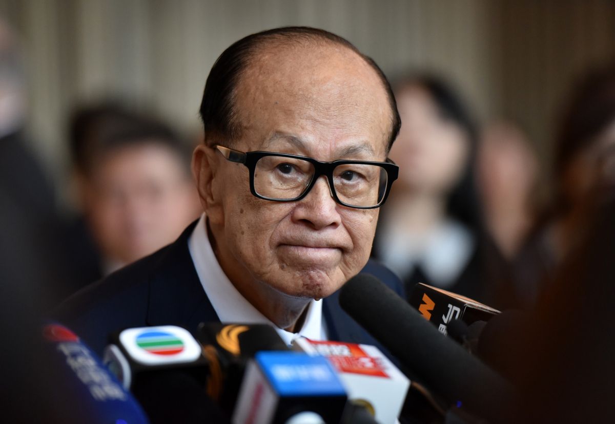 李嘉誠一年內52度增持長實｜掃貨後短線升逾三成｜跟誠哥上車賺錢策略