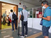 本港過去24小時新增26宗確診個案，3宗輸入個案，23宗本地個案，其中15宗與早前個案有關，8宗源頭不明，至今累計有4,586人確診。
