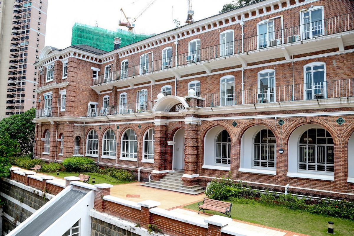 江蘇狀元白湘菱，雖然語、數、英總分高達430分，但選修科目的歷史科只是拿到B＋等級令他無緣清華北大等名校，後答應了香港大學的錄取。（圖片：香港中通社）