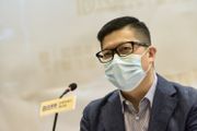 本港疫情持續，連日來確診數字高企，今日網上更流傳警務處處長鄧炳強染疫的消息，警方隨即闢謠，指是假消息。