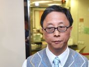 港大感染及傳染病中心總監何栢良透過短訊向商台表示，將暫停過去半年來幾乎每日在商台的訪問環節。林鄭月娥日前批評所謂專家和醫生有政治目的，抹黑全民檢測計劃。