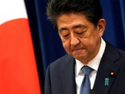 日本首相安倍晉三因潰瘍性大腸炎復發宣布辭職，他數日前才打破最長在任首相紀錄。消息傳出後，日股急跌日圓轉強，是否代表「安倍經濟學」告終？《香港財經時報》回顧他任內重要政績。