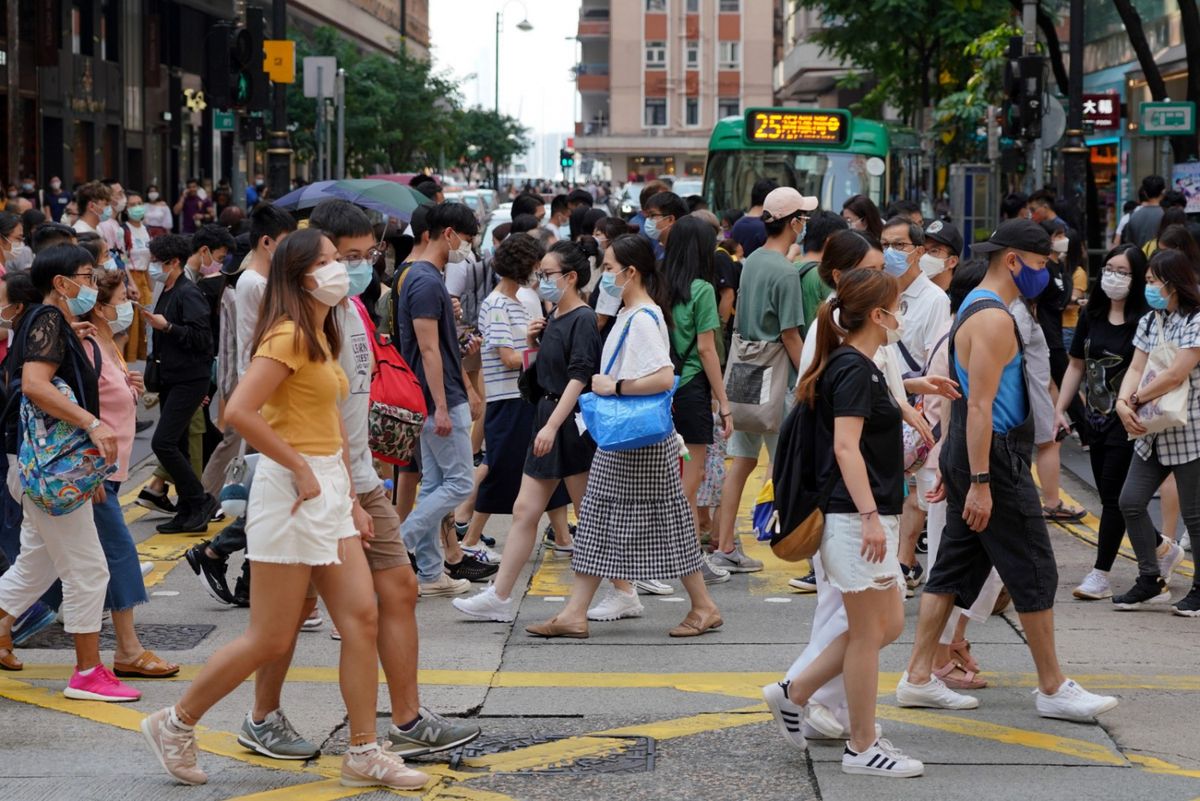 本港今日新增10宗本地確診，一名懷孕39周孕婦初步確診，另有僱員投訴被迫參加全民檢測。