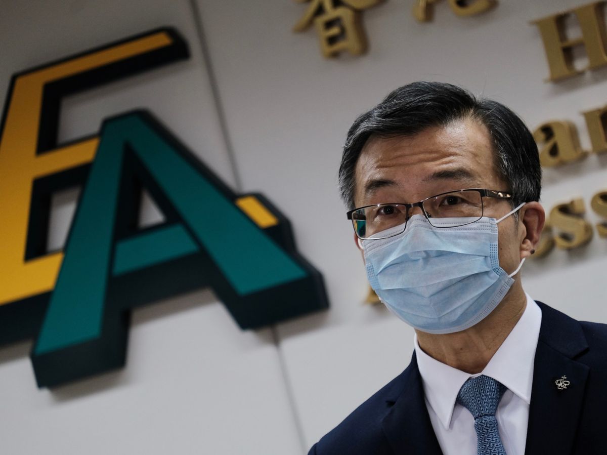 考評局公布2021年文憑試DSE的應變方案，包括取消中英文科口試、取消9個科目的校本評核，並暫定7月21日放榜等。