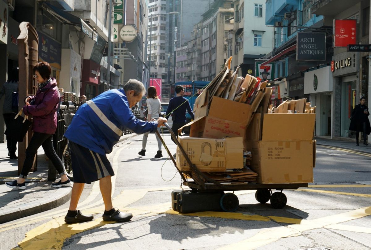 受疫情影響，調查指基層的失業率達兩成，就業不足率有63.4%，均遠高於全港整體水平。