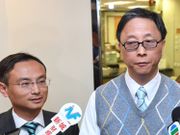 何栢良表示近期本港疫情反彈已踏入第四波，憂短期內急劇惡化，惟收緊防疫措施嚴重影響經濟，迫不得已下才做，呼籲政府加緊巡查食肆、酒吧等高危場所。