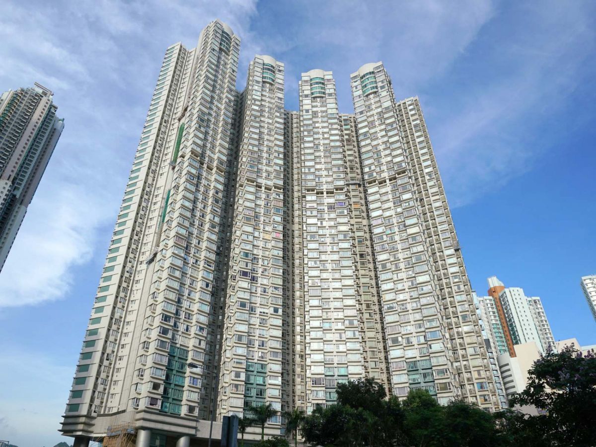 第四季料推售1萬個一手盤單位，何文田的128 Waterloo將推售，大圍港鐵站上蓋的柏傲莊和黃竹坑站上蓋的項目亦預計推出，成最矚目新盤，而買一手樓有幾點要留意。
