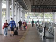 澳門特區行政長官賀一誠表示，一直希望與香港恢復通關，但唯要待香港被國家列為低風險地區後，才考慮恢復兩地通關。