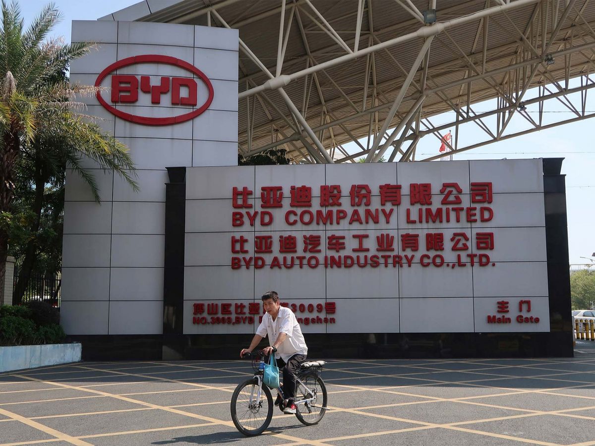 特斯拉進入中國市場，合資品牌推出新車款，消費者對新能源汽車的接受度將上升。新能源車市場前景獲看好，料比亞迪可持續受惠國家對新能源汽車的有利政策。