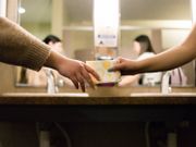 女性若使用含致敏或致癌成分的衛生巾，可能會出現月經紊亂、停經、甚至不孕。韓國調查發現，超過97%衛生巾含有毒化學物質或一級致癌物。