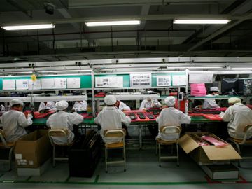 富士康-iPhone-生產訂單-離職返崗-旺季返費-香港財經時報HKBT