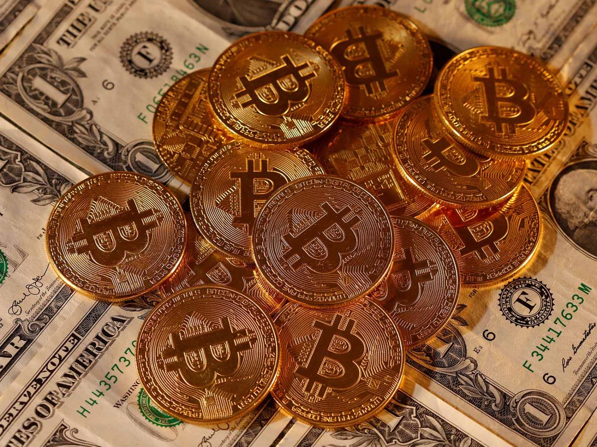 Bitcoin升破28,000美元再創新高 末日博士：升浪由市場操縱 接近泡沫破滅時刻