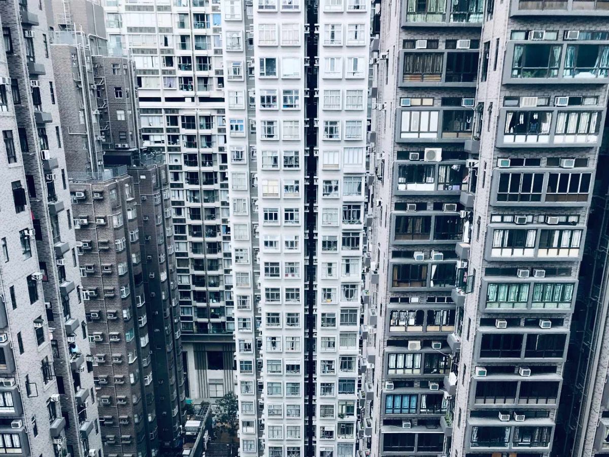 業主最關心租客能否準時交租！機組、金融客受困裁員潮！鐵約盤不再存在｜老樓周記