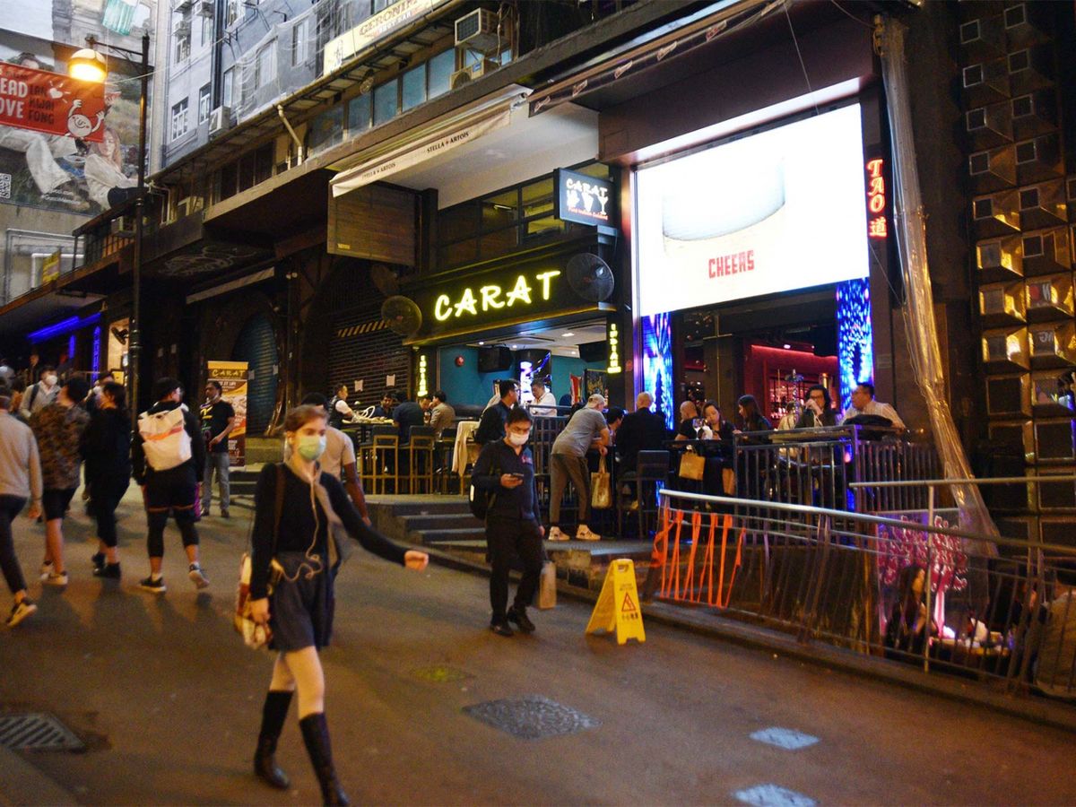 周四起酒吧、夜店等須關閉 會址、餐廳禁止跳舞 宴會人數上限40人 陳肇始：敬酒時不得飲食並要戴口罩