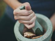 現代中藥集團上市招股每手4544元-三年內收入翻倍新股的認購攻略-現代中藥集團股價-現代中藥集團暗盤價