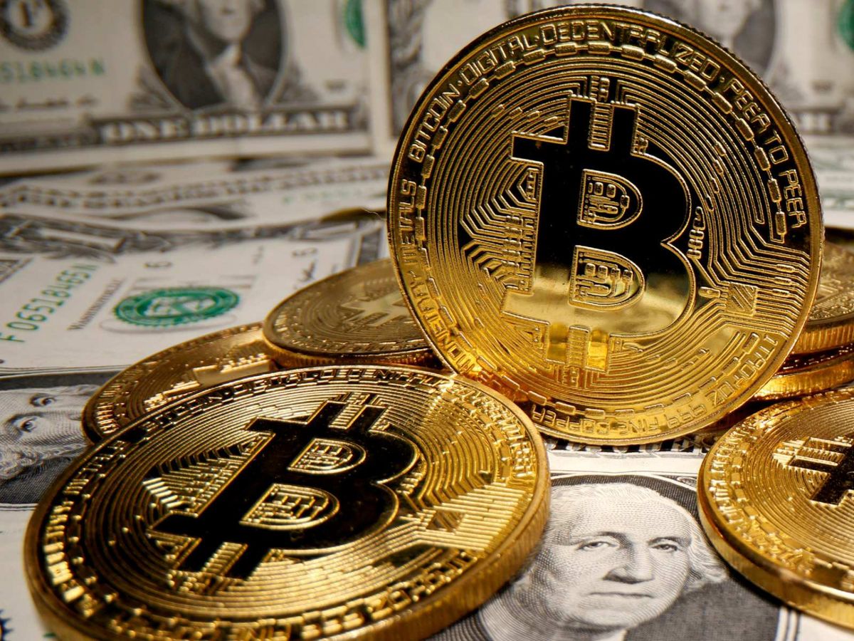 Bitcoin突破5.2萬美元｜兩比特幣ETF在加拿大獲批｜料升至100萬美元