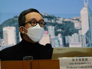 香港疫情-確診個案-港大醫學院-梁卓偉-即時繁殖率上升-報復式出街-減少聚集