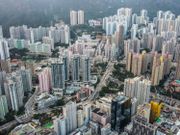 香港買樓要不吃不喝20.7年、逾550萬港人冇樓！但超過8萬人擁3個物業｜揭樓市兩極怪現象