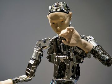 AI-人工智能-人類-藥物研發-監測-評估-抗衰老延壽-健康-香港財經時報HKBT