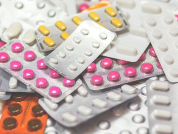 港股分析-醫藥板塊-藥明生物-四環醫藥-業績-入貨策略-香港財經時報HKBT
