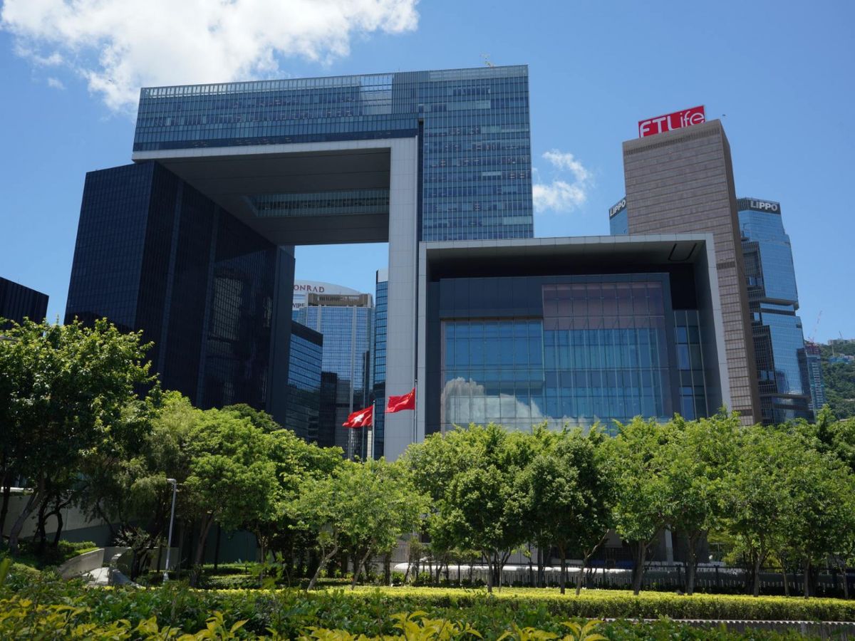 理財個案｜52歲公務員供完樓、8年後有700萬退休金45K長糧！求投資部署｜龔成教室