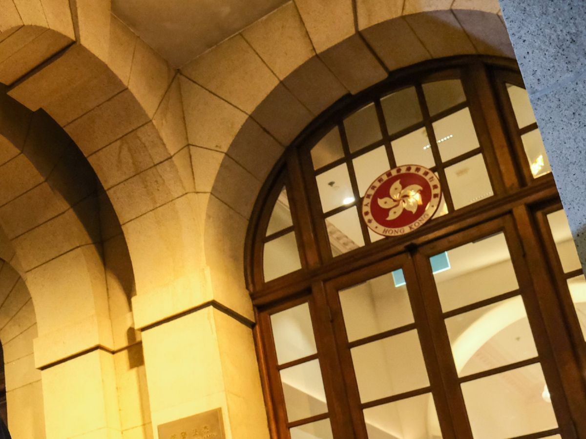 律政司合約法律書記月薪21,340元！冇大學畢業都可申請、但筆試要合格