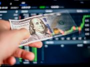 amc起死回生-海外金融市場-藍籌股上升-三孩政策影響股市