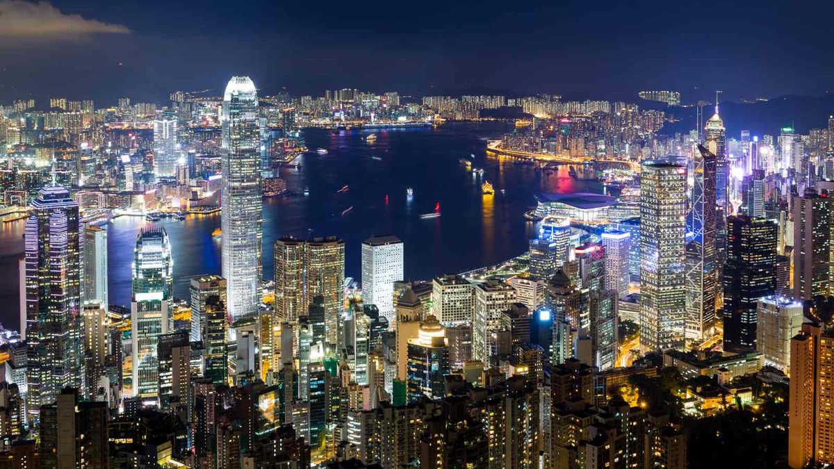 港燈中期多賺8%｜派息不變｜中電 VS 港燈｜公用股二選一｜專家咁揀
