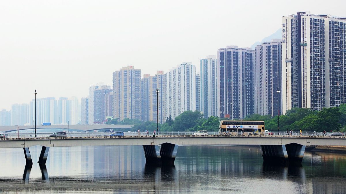 長期量化貨幣令香港人享受低息紅利！香港樓市未來升跌關鍵在...｜平民財技