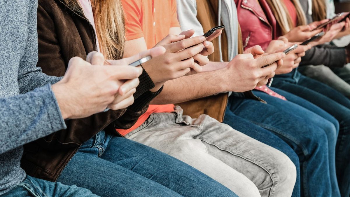 投資騙案新手法：微訊女、Whatsapp或Telegram群組散貨中伏位大踢爆｜聶Sir學堂