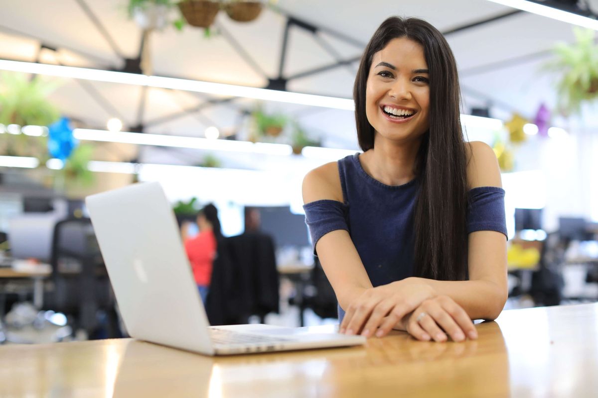 嫌Adobe簡單變複雜 Melanie Perkins創立Canva｜客戶包括Zoom、PayPal｜被譽為下一位Steve Jobs