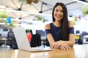 嫌Adobe簡單變複雜 Melanie Perkins創立Canva｜客戶包括Zoom、PayPal｜被譽為下一位Steve Jobs