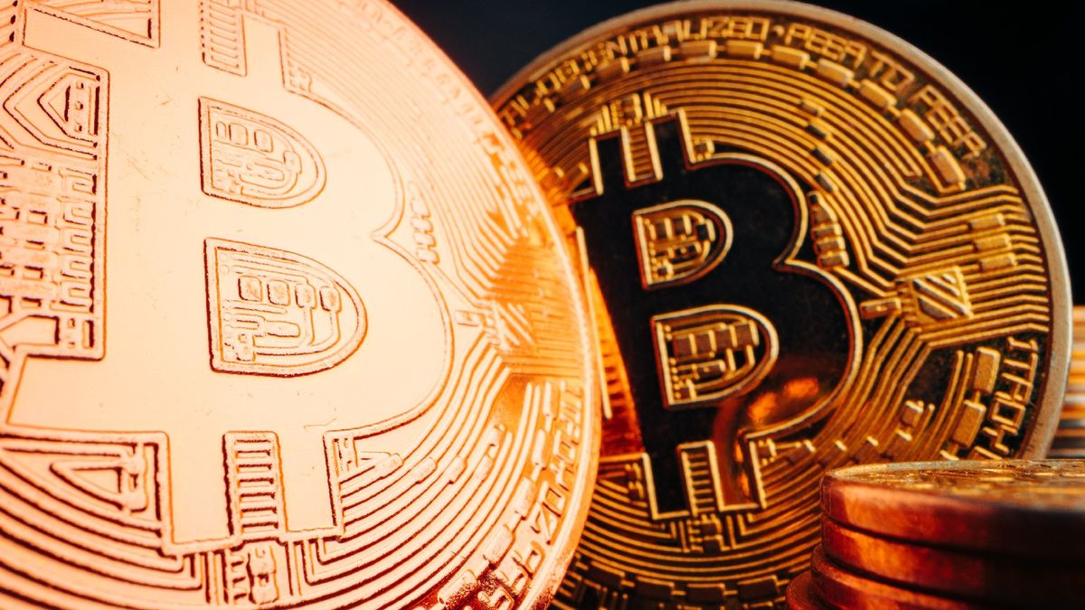 比特幣重上5萬美元｜摩通CEO：Bitcoin像「愚人金」｜3間美國銀行推加密貨幣服務