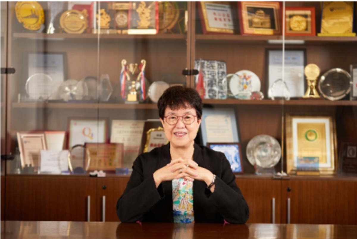 香港房屋經理學會會長余珍女士就本年度施政報告發表意見