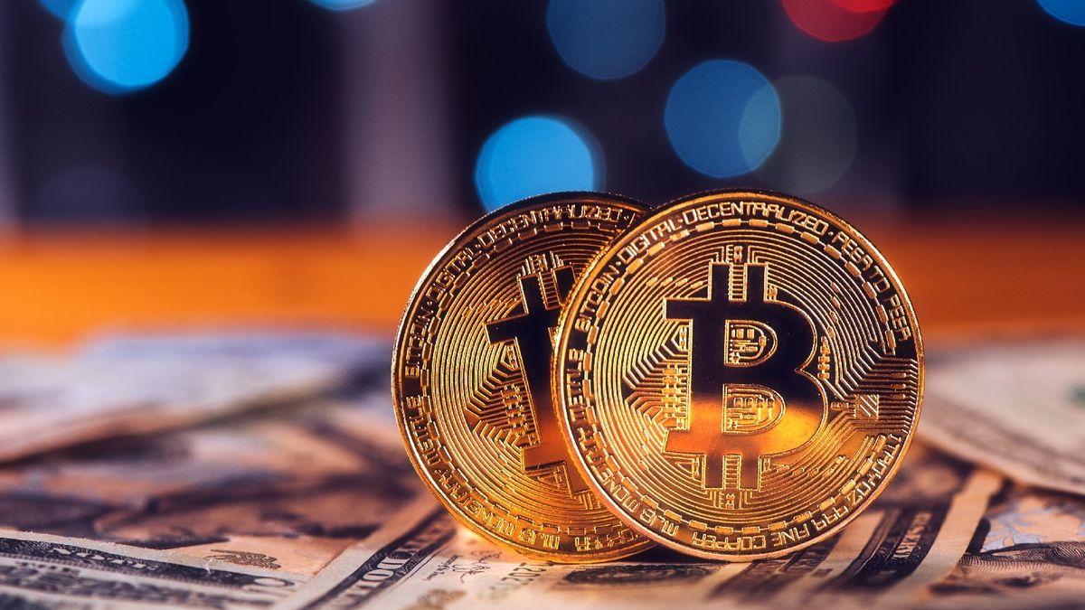 Bitcoin破6.2萬美元｜首隻比特幣期貨ETF解構｜分析：或吸引500億美金流入