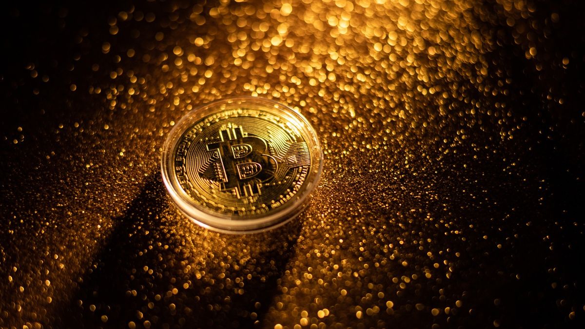 比特幣首破66,000美元、Bitcoin ETF再升3%｜富達：2023幣價見10萬美元