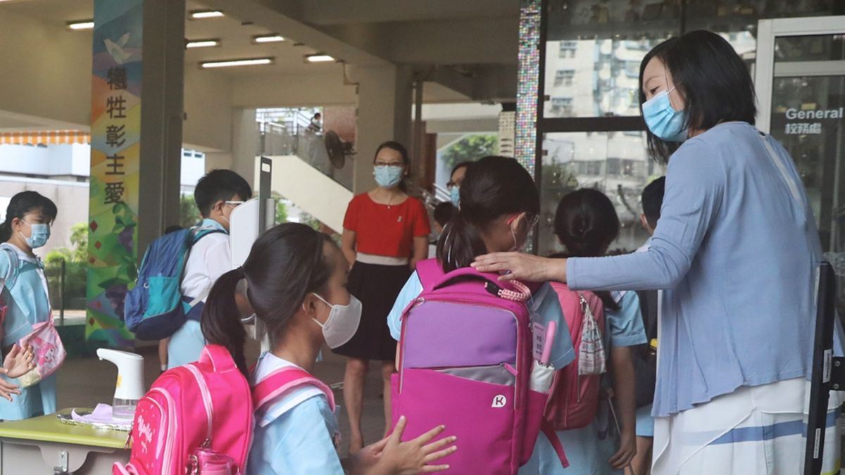 2021/22教員薪酬｜幼稚園老師人工最少有22,790元！教師、主任、校長月薪一表看清