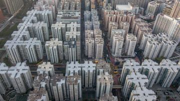 樂觀面對國內調整物業中介, 地產代理現實比魷魚遊戲更艱難, 香港財經時報