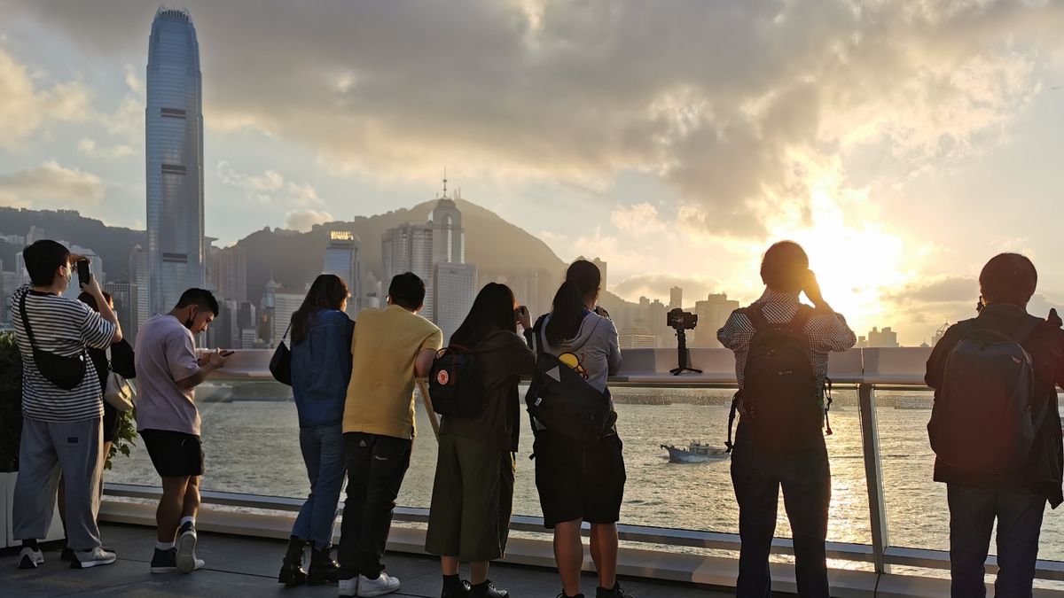 投資展望2022-大新銀行-恒生指數上望28000點-看好5類股票-料香港住宅樓價跌百分之五