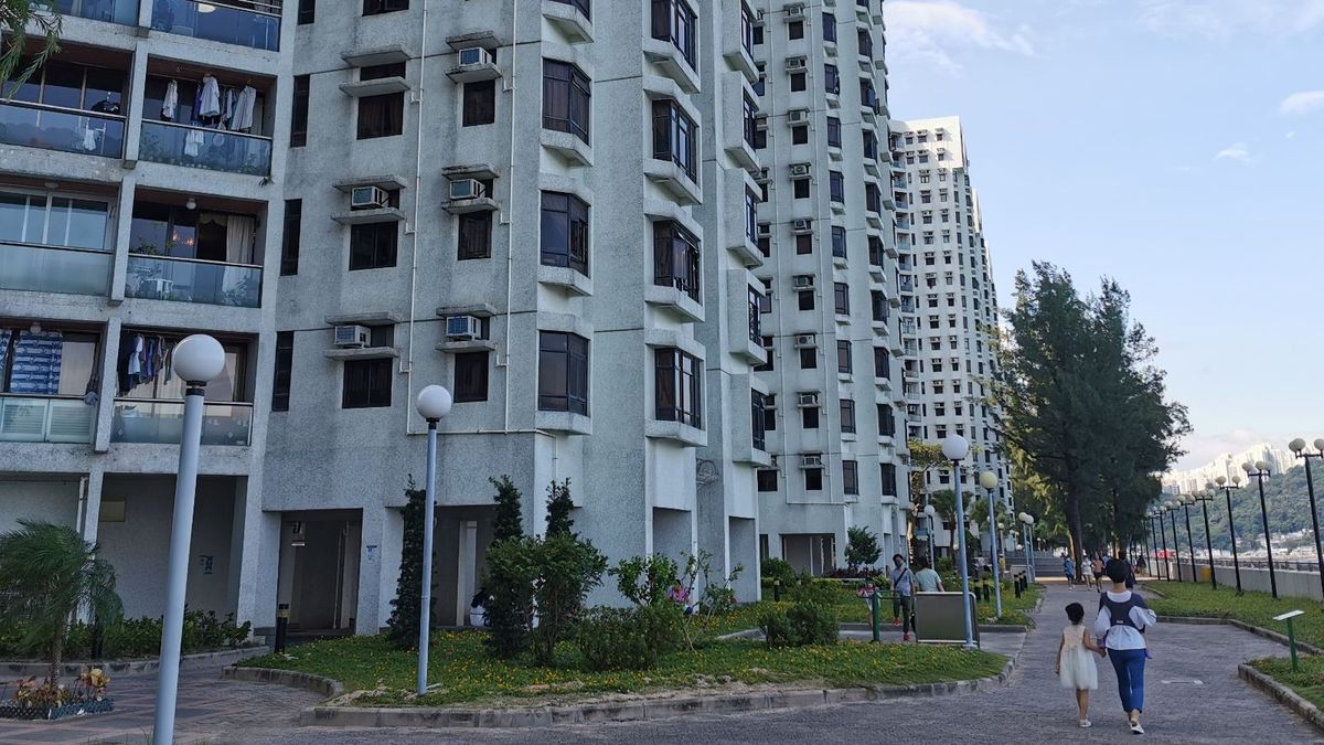 香港樓市2022-香港置業調查-近4成人買樓為換樓-4成人又認為投資房地產最穩健