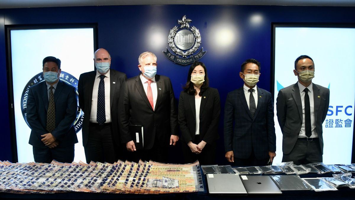 警方、證監聯合行動｜拘補9人、涉扮財演！揭示「微信女」騙局4部曲！低吸、唱好、散貨、 洗黑錢