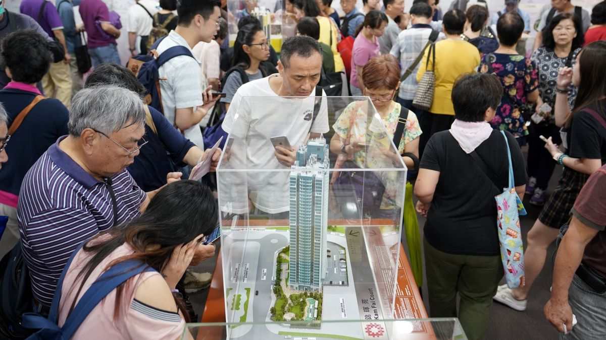 香港樓價高企｜買樓平均要供27.8年｜貸款額逾500萬元｜早十年買樓供少280萬元