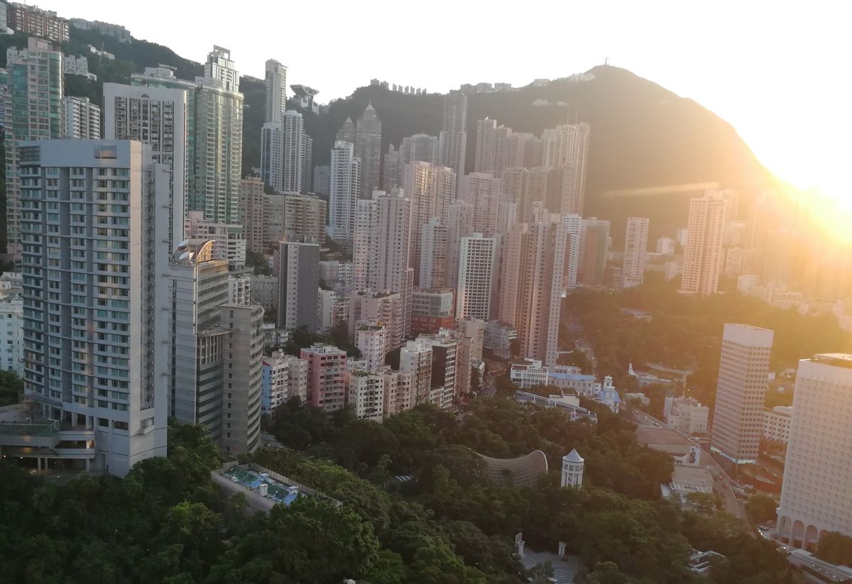 投資展望2022｜加息+移民潮… 瑞銀：料香港樓價跌5%｜恒指目標27,000點、3類股票看好