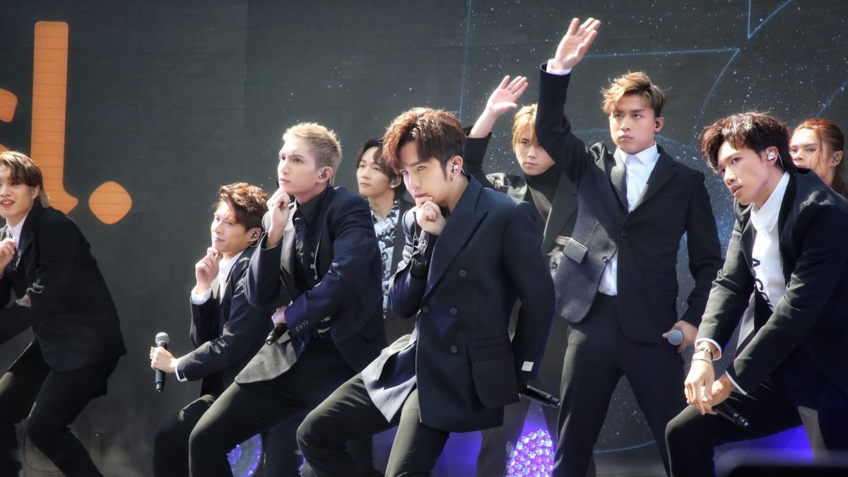 跨年倒數演唱會｜MIRROR、港樂聯乘演出！沒有門票都有得睇！直播詳情一覽