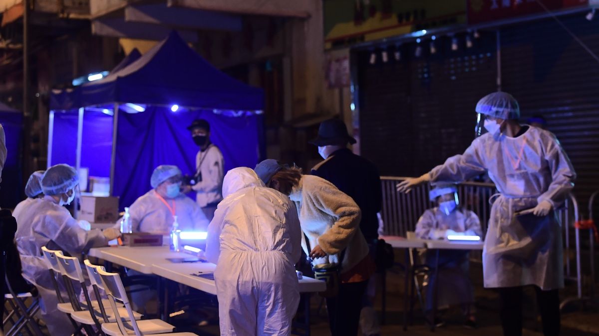 香港疫情將見頂？港大料170萬人已染疫！英國研究：感染Omicron的20個症狀