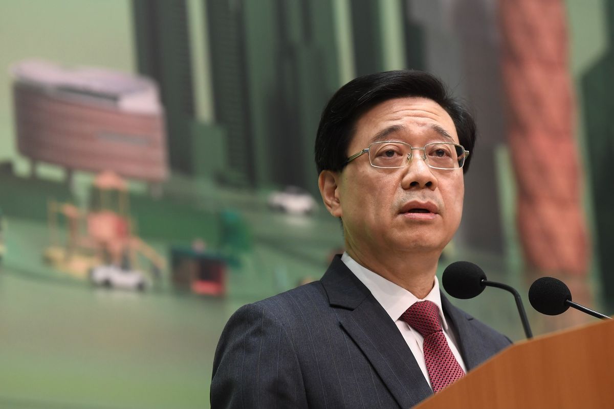 李家超請行政助理｜月薪26K+12日年假｜須具備一年相關經驗、負責一般行政支援
