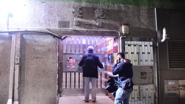居家檢疫, 居家檢疫大廈名單, 確診, 檢疫人士須知, 戴手帶, 自行安排食物, 強制檢疫, 香港財經時報HKBT