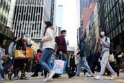 職場展望2022｜IT、建造業較樂觀｜有35%香港僱主計劃：未來三個月增聘員工