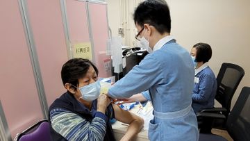 上門打針, 新冠疫苗, 圍封強檢, 科興, 網上登記平台, 長者, 物資包, 防疫措施, 聶德權, 林鄭月娥, HKBT, 香港財經時報